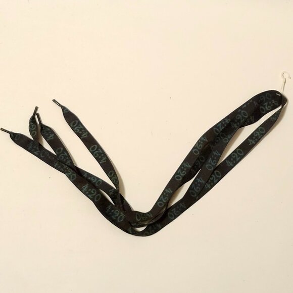 Weed Paraphernalia Shoe Laces and Patch NEW 420 Shoe Laces Cannabis Accessories - Picture 4 of 4